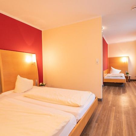 Hotel-Gasthaus Adler ช็อปฟ์ไฮม์ ภายนอก รูปภาพ