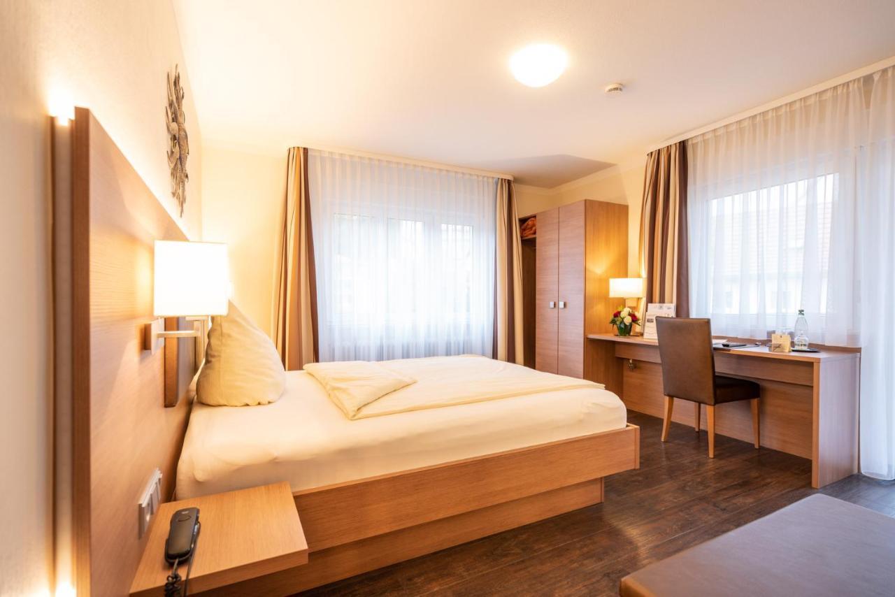 Hotel-Gasthaus Adler ช็อปฟ์ไฮม์ ภายนอก รูปภาพ
