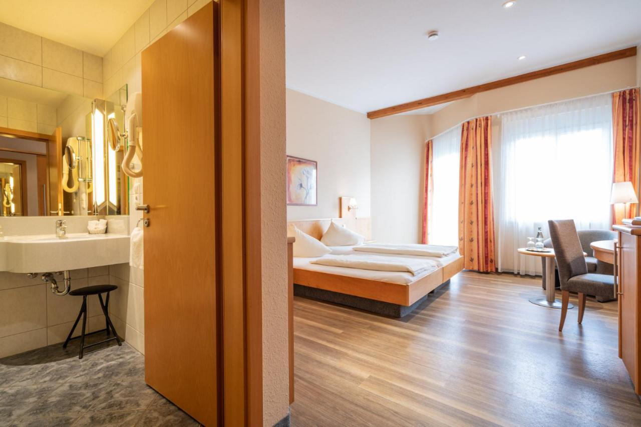 Hotel-Gasthaus Adler ช็อปฟ์ไฮม์ ภายนอก รูปภาพ